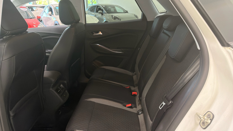 Vauxhall Grandland X 1.2 Turbo SRi Nav 5dr Petrol Hatchback